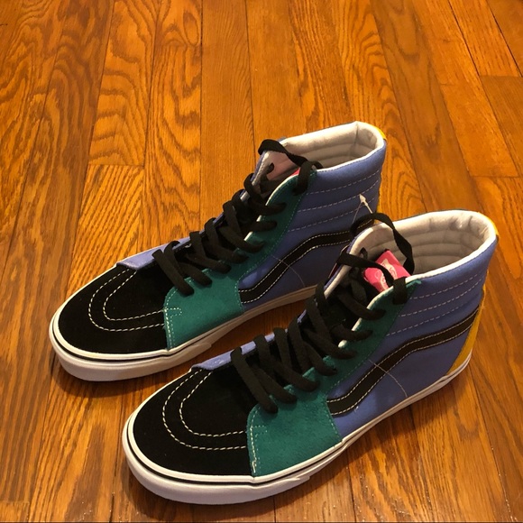 Vans - Picture 2 of 4
